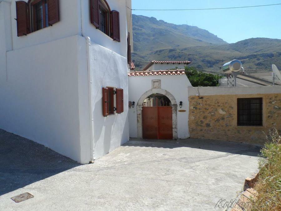 Liolio'S Manor Villa Agalianos Exterior photo